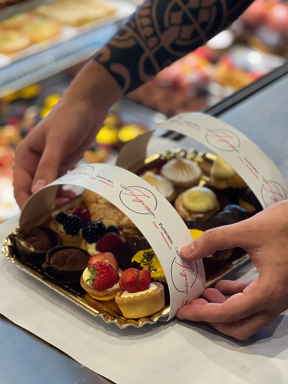 Linea pasticceria packaging vassoio porta dolci